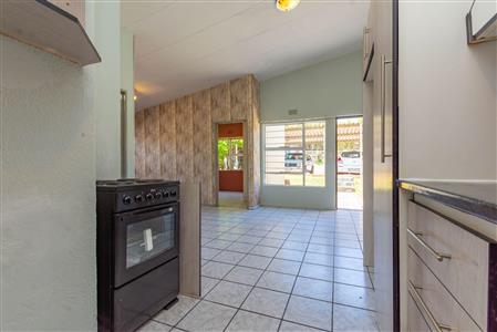 False - Townhouse To Rent in Florida, Roodepoort, Gauteng - M116336