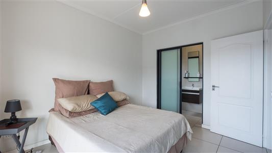 False - Apartment For Sale in Fourways, Sandton, Gauteng - M116462