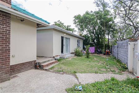 False - House For Sale in Fort Hill, King Williams Town, Eastern Cape - M116536