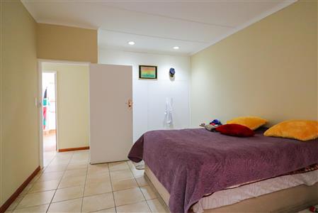 False - House For Sale in Fort Hill, King Williams Town, Eastern Cape - M116536