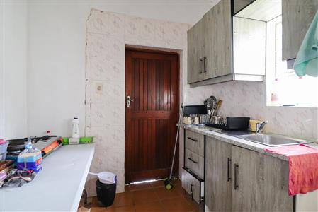 False - House For Sale in Fort Hill, King Williams Town, Eastern Cape - M116536