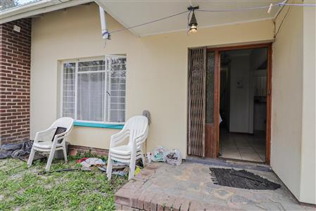 False - House For Sale in Fort Hill, King Williams Town, Eastern Cape - M116536