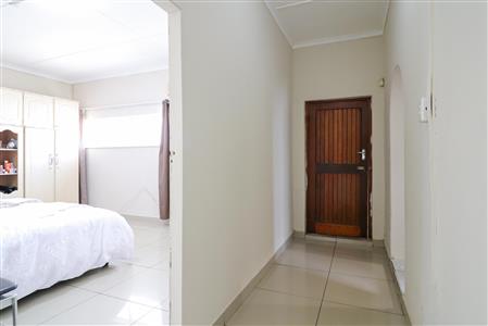 False - House For Sale in Fort Hill, King Williams Town, Eastern Cape - M116536