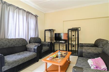 False - House For Sale in Fort Hill, King Williams Town, Eastern Cape - M116536