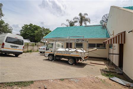 False - House For Sale in Fort Hill, King Williams Town, Eastern Cape - M116536