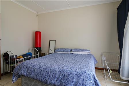 False - House For Sale in Fort Hill, King Williams Town, Eastern Cape - M116536