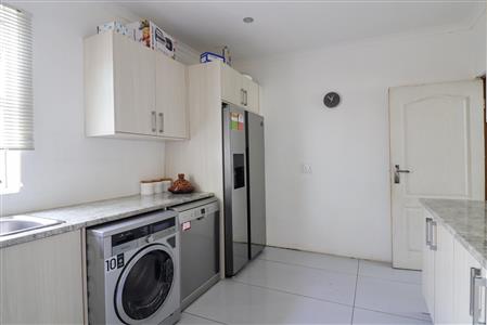 False - House For Sale in Fort Hill, King Williams Town, Eastern Cape - M116536