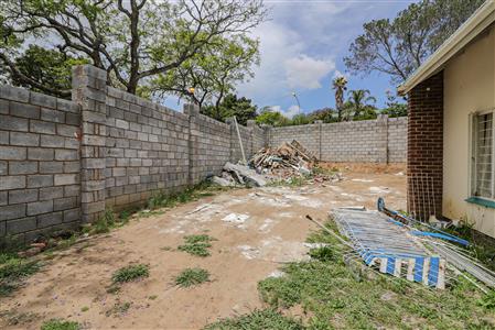 False - House For Sale in Fort Hill, King Williams Town, Eastern Cape - M116536