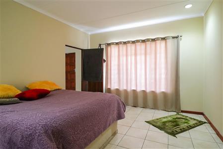 False - House For Sale in Fort Hill, King Williams Town, Eastern Cape - M116536