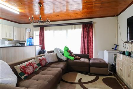 False - House For Sale in Fort Hill, King Williams Town, Eastern Cape - M116536