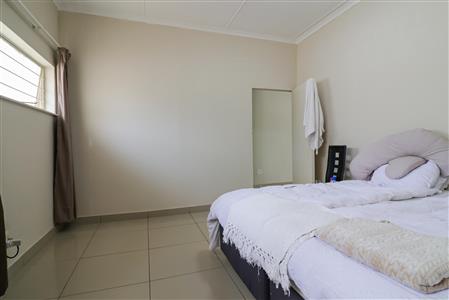 False - House For Sale in Fort Hill, King Williams Town, Eastern Cape - M116536