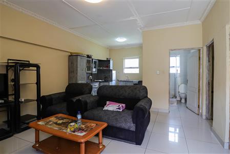 False - House For Sale in Fort Hill, King Williams Town, Eastern Cape - M116536
