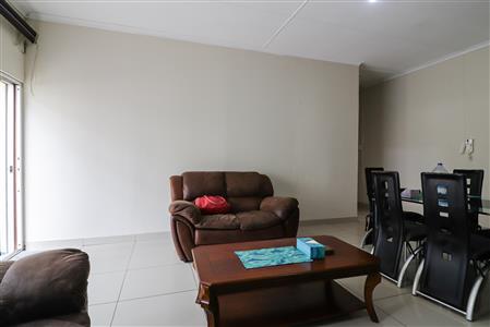 False - House For Sale in Fort Hill, King Williams Town, Eastern Cape - M116536