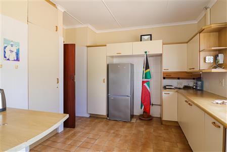 False - House For Sale in Fort Hill, King Williams Town, Eastern Cape - M116536