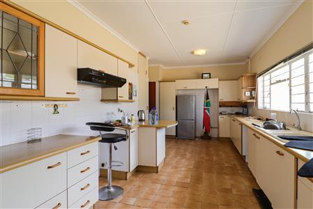 False - House For Sale in Fort Hill, King Williams Town, Eastern Cape - M116536