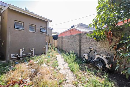 False - Commercial Property For Sale in Belgravia, East London, Eastern Cape - M116577