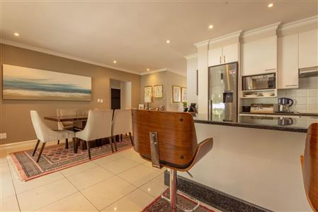 False - Apartment For Sale in Craighall, Johannesburg, Gauteng - M116744