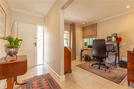 False - Apartment For Sale in Craighall, Johannesburg, Gauteng - M116744