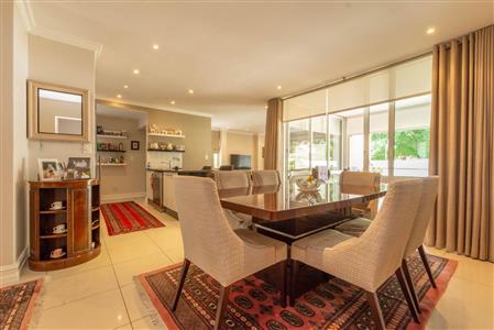 False - Apartment For Sale in Craighall, Johannesburg, Gauteng - M116744