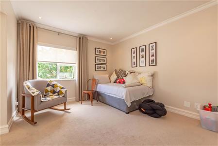 False - Apartment For Sale in Craighall, Johannesburg, Gauteng - M116744