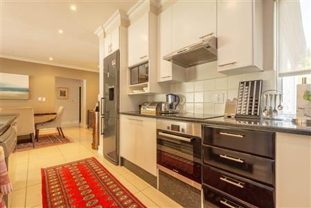 False - Apartment For Sale in Craighall, Johannesburg, Gauteng - M116744