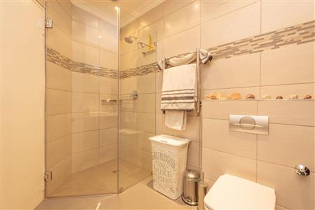 False - Apartment For Sale in Craighall, Johannesburg, Gauteng - M116744