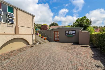 False - House For Sale in Selborne, East London, Eastern Cape - M116955