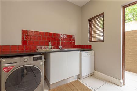 False - House For Sale in Broadacres, Sandton, Gauteng - M117002