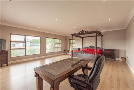 False - House For Sale in Broadacres, Sandton, Gauteng - M117002