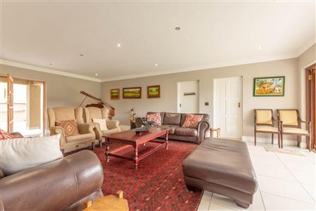 False - House For Sale in Broadacres, Sandton, Gauteng - M117002