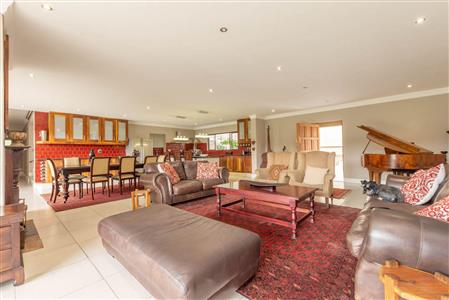 False - House For Sale in Broadacres, Sandton, Gauteng - M117002
