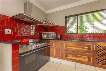 False - House For Sale in Broadacres, Sandton, Gauteng - M117002