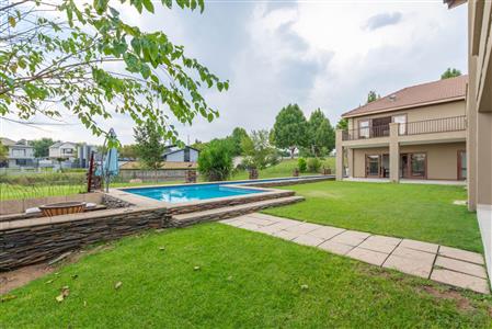 False - House For Sale in Broadacres, Sandton, Gauteng - M117002