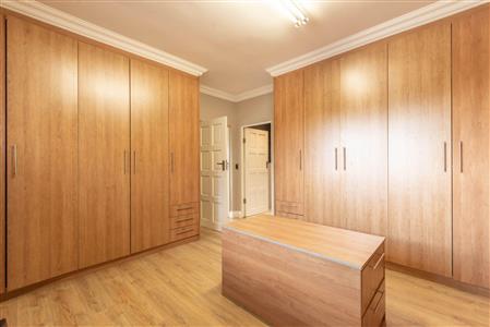 False - House For Sale in Broadacres, Sandton, Gauteng - M117002