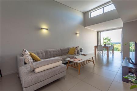 False - Apartment For Sale in Hurlingham, Sandton, Gauteng - M117006