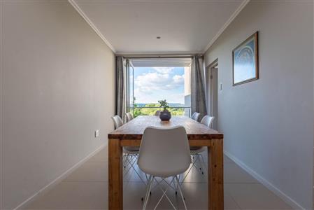 False - Apartment For Sale in Hurlingham, Sandton, Gauteng - M117006