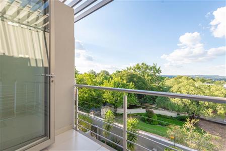 False - Apartment For Sale in Hurlingham, Sandton, Gauteng - M117006