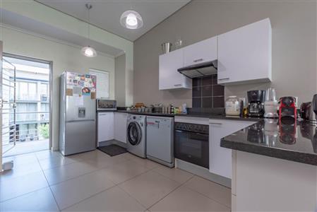 False - Apartment For Sale in Hurlingham, Sandton, Gauteng - M117006