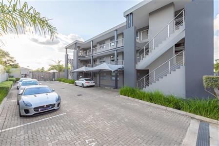 False - Apartment For Sale in Hurlingham, Sandton, Gauteng - M117006