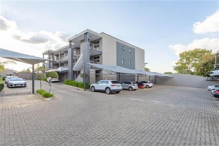 False - Apartment For Sale in Hurlingham, Sandton, Gauteng - M117006