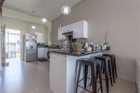False - Apartment For Sale in Hurlingham, Sandton, Gauteng - M117006
