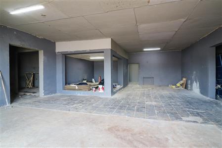 Warehouse For Sale in Eureka, East London, Eastern Cape - M117086
