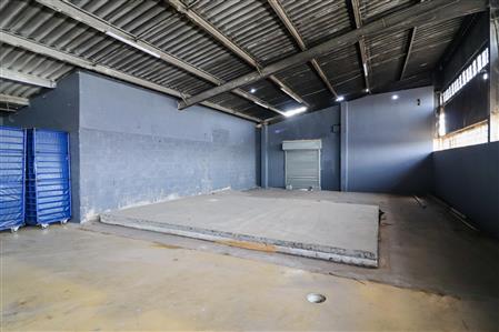 Warehouse For Sale in Eureka, East London, Eastern Cape - M117086