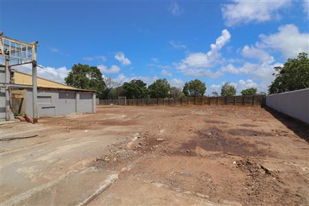 Warehouse For Sale in Eureka, East London, Eastern Cape - M117086