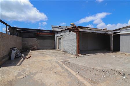 Warehouse For Sale in Eureka, East London, Eastern Cape - M117086