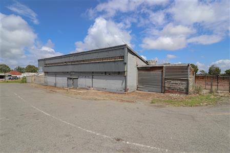 Warehouse For Sale in Eureka, East London, Eastern Cape - M117086