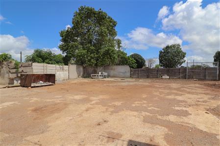 Warehouse For Sale in Eureka, East London, Eastern Cape - M117086