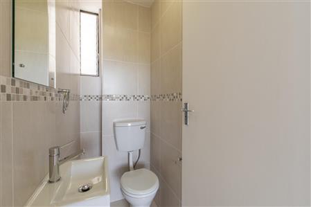 False - Apartment For Sale in Claremont Upper, Cape Town, Western Cape - M117303