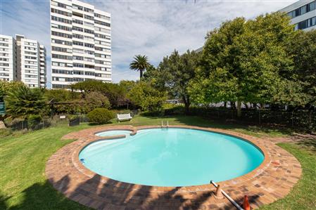 False - Apartment For Sale in Claremont Upper, Cape Town, Western Cape - M117303