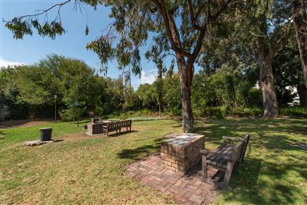 False - Apartment For Sale in Claremont Upper, Cape Town, Western Cape - M117303